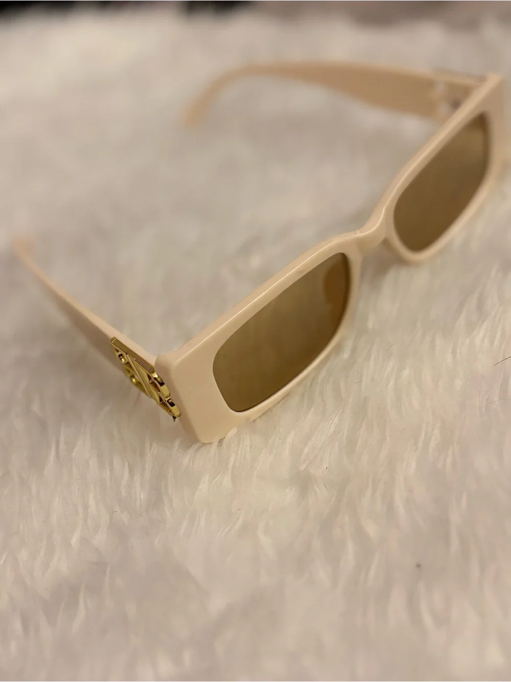 Fashion Jewelry Beige Rectangular Sunglasses with Gold Detail